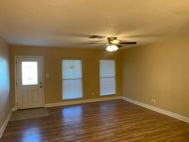 Building Photo - 602 Conrad Ct