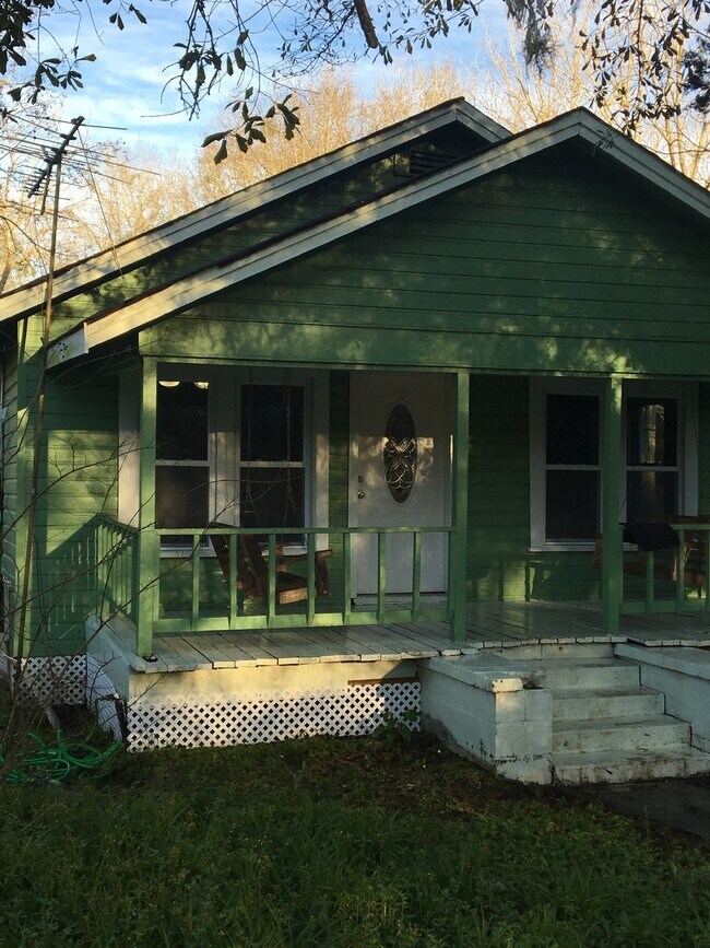 Building Photo - 13535 Seaman Ave