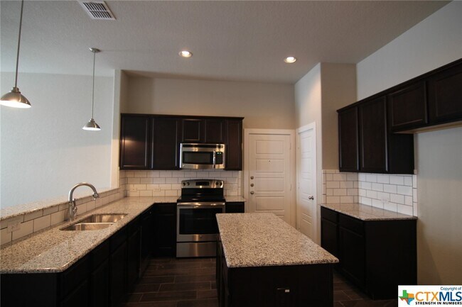 Building Photo - 1143 Creekside Orchard