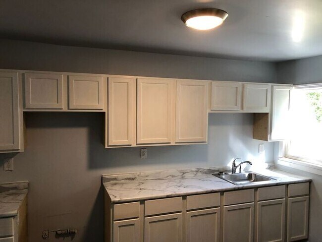 Building Photo - 5041 Virginia St