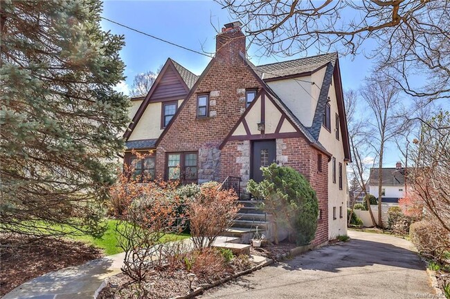 Building Photo - 25 Aberfoyle Rd