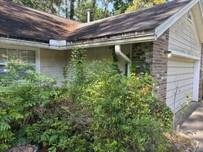 Building Photo - 3647 NW 7th Pl