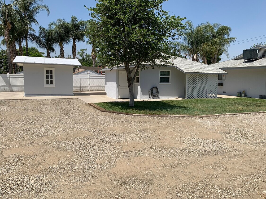Foto principal - 3834 Stoddard Ave