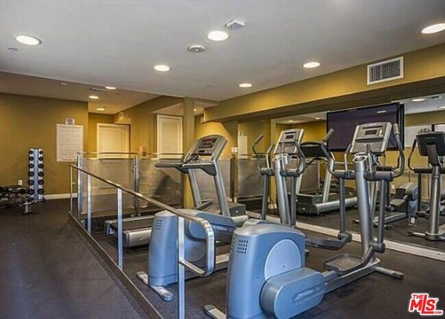 Foto del edificio - 7320 Hawthorn Ave