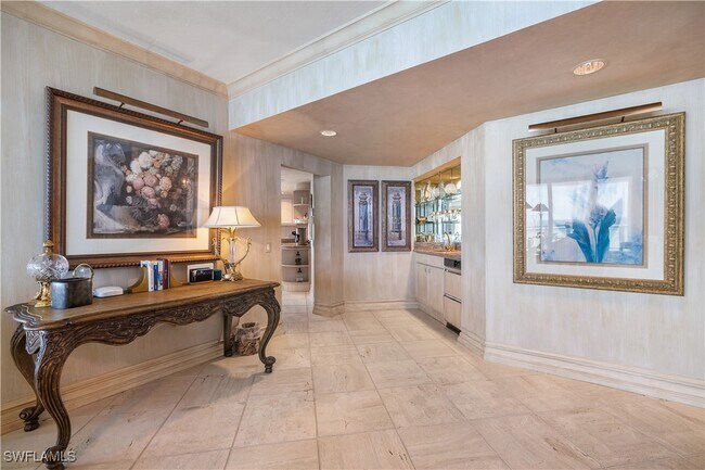 Foto del edificio - 8231 Bay Colony Dr