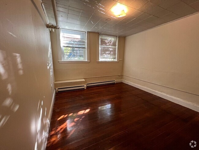 Building Photo - 185 Winthrop Rd