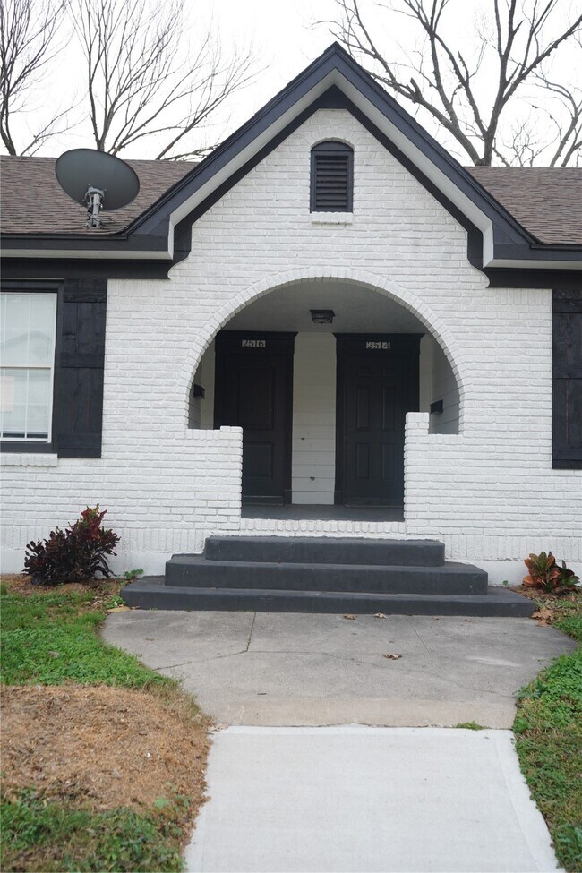 Building Photo - 2516 Isabella St