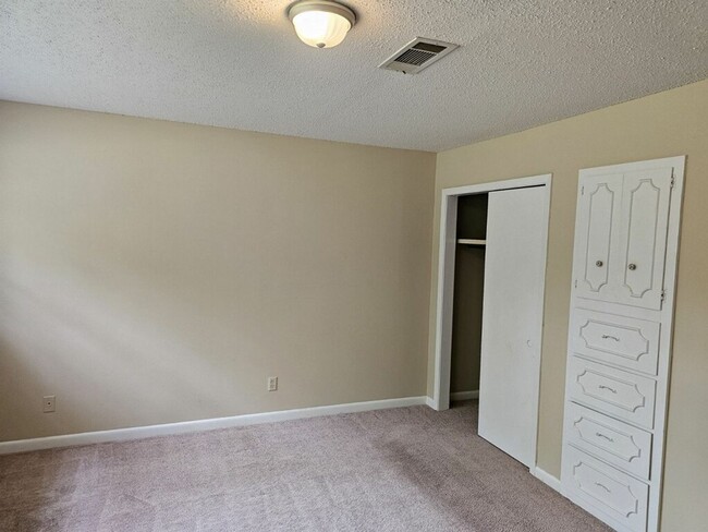 Building Photo - 2618 Elm Dr Meridian, MS