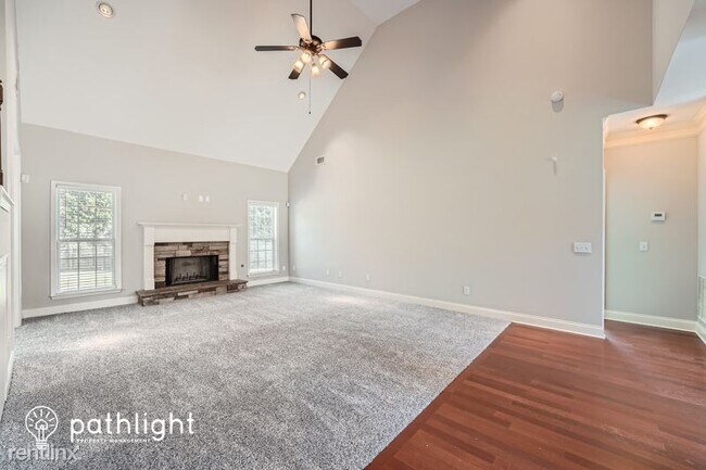 Building Photo - 4 br, 3.5 bath House - 43 Chandler Court UNIT