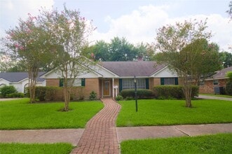 Building Photo - 1030 Montour Dr