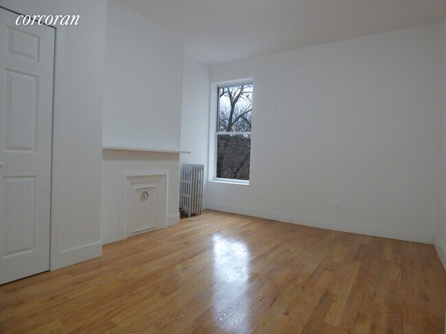 Building Photo - 592 Vanderbilt Ave