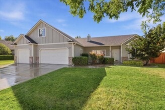 Building Photo - 2244 Hickory Wy N