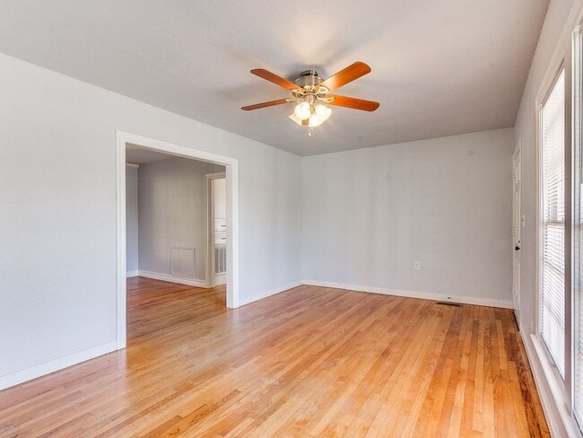 Building Photo - Charming 2 Bedroom 2 Bathroom in Nichols H...