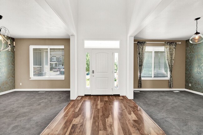Building Photo - 774 Star Spangled Dr