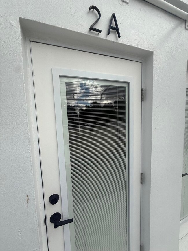 Building Photo - 5909 S Dixie Hwy