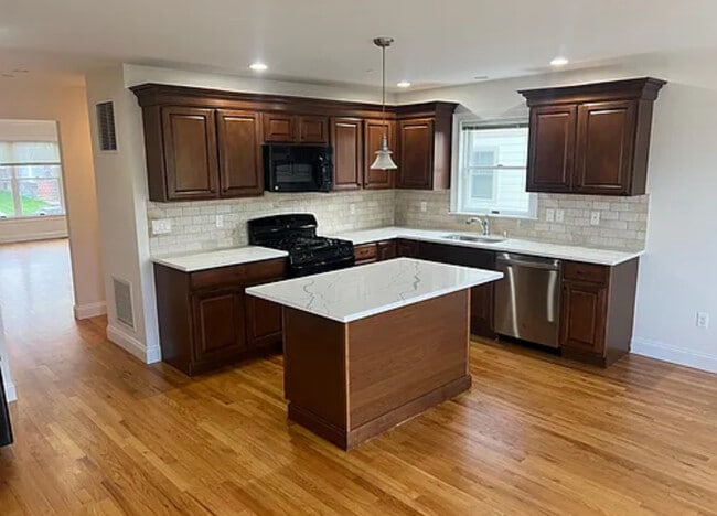 Photo - 39 Park Ave Townhome