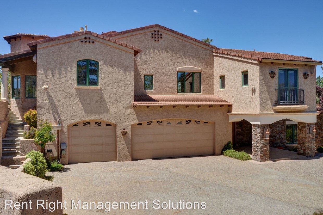Primary Photo - 2381 Loma Vista Dr