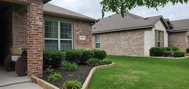Building Photo - 1512 Greenbrier Dr