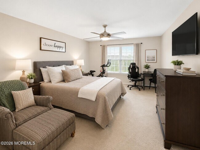 Foto del edificio - 270 Tulip Ln