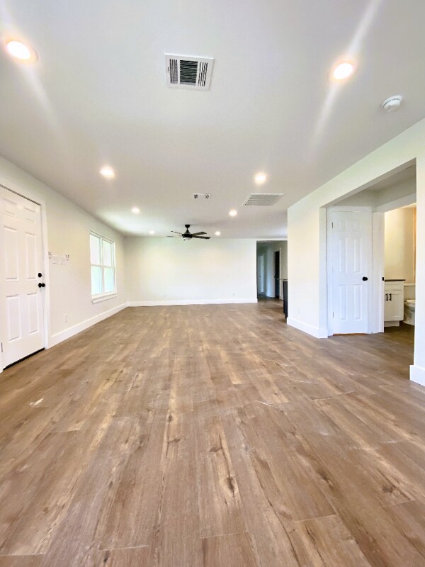 Building Photo - 10888 State Park Rd
