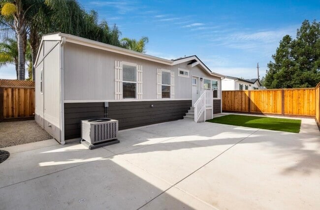 Foto del edificio - 841 N L St