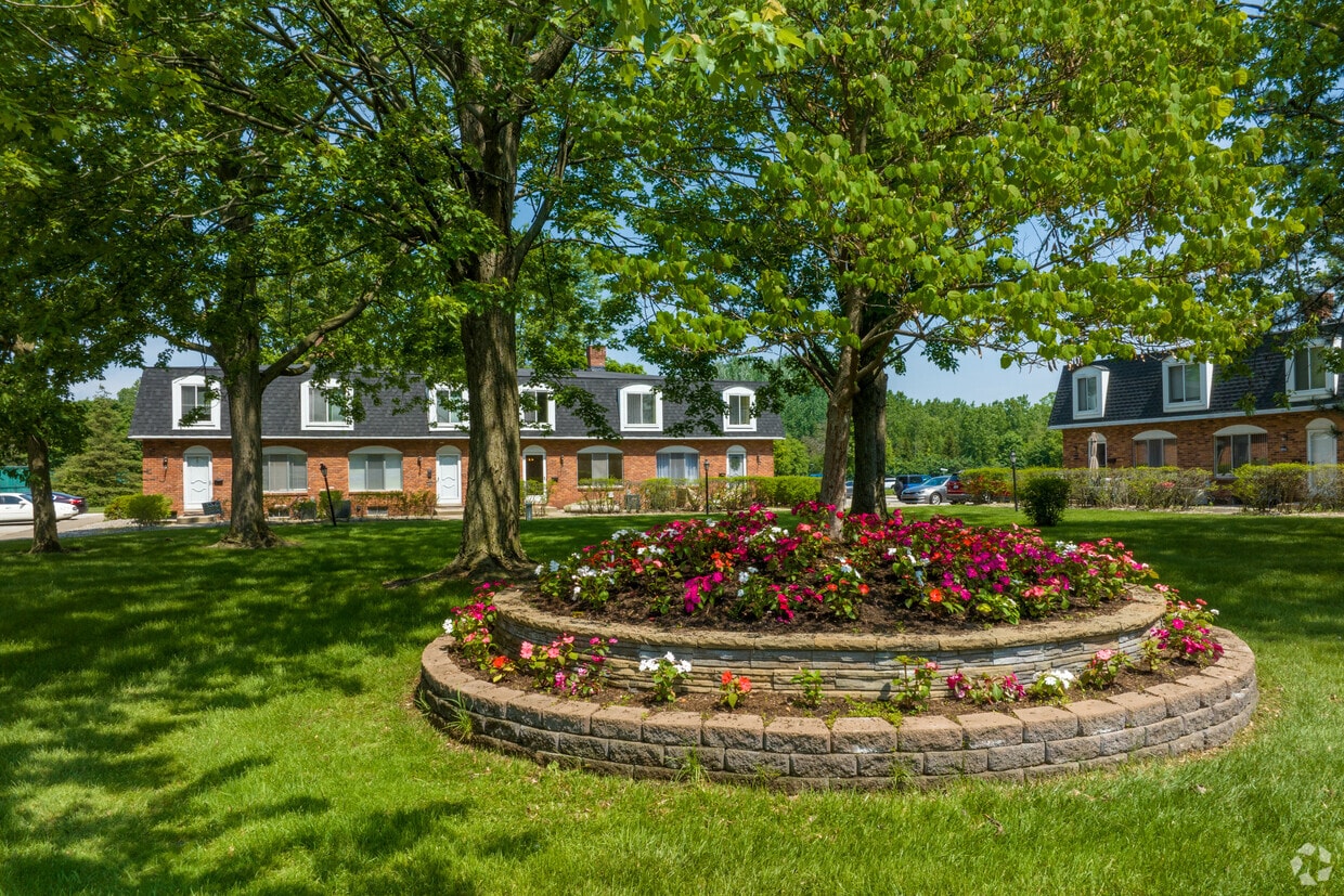 Primary Photo - Continental Plaza Apartments