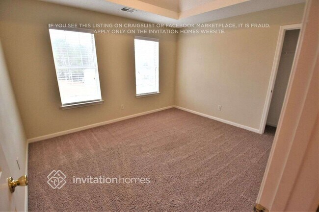 Foto del edificio - 597 Lakewater View Dr