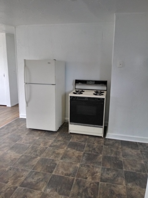 Building Photo - 1044 Ricks St