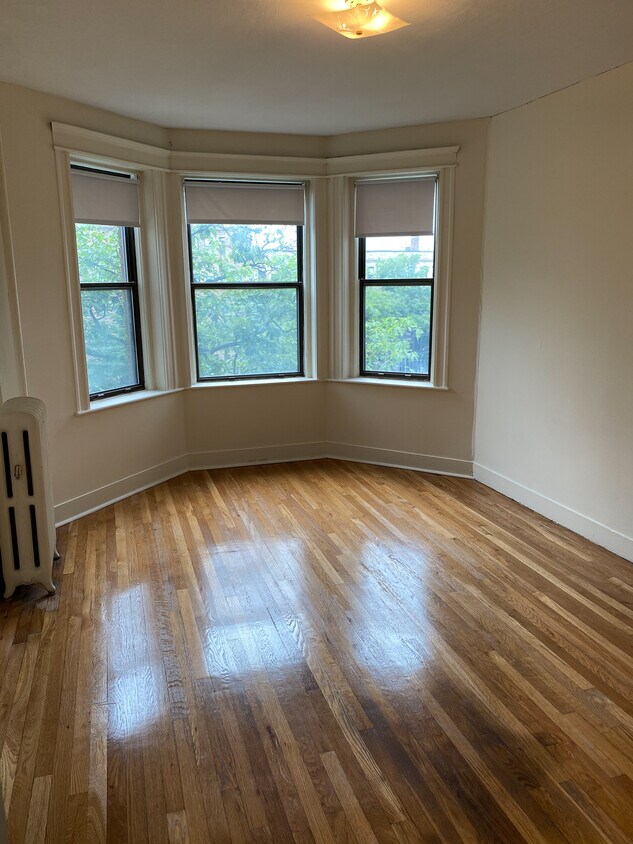 Foto principal - 1144 Commonwealth Ave