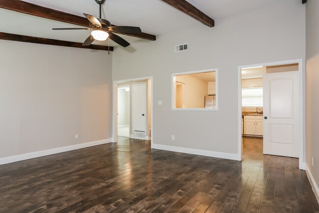 Building Photo - 808 Judith St