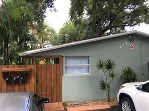 Building Photo - 713 SW 13th Ave