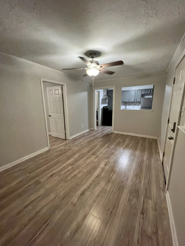 Building Photo - 2212 Santa Rita St
