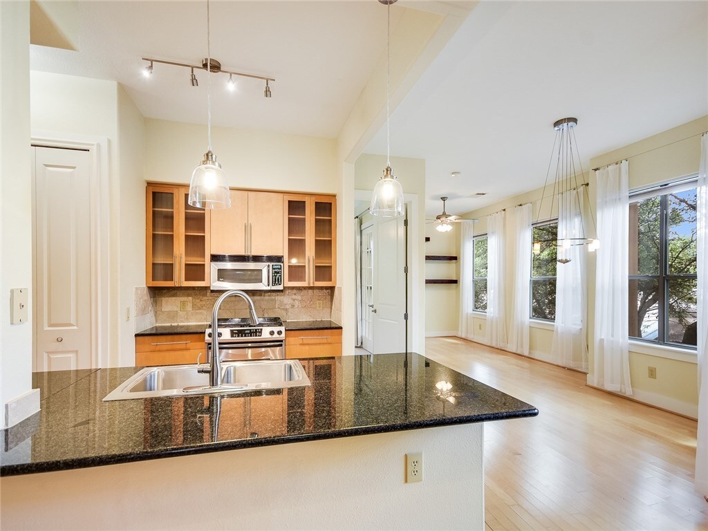 Foto principal - 2216 Thornton Rd
