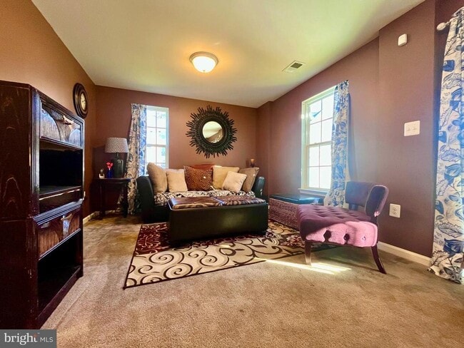 Foto del edificio - 312 Spring Park Ln