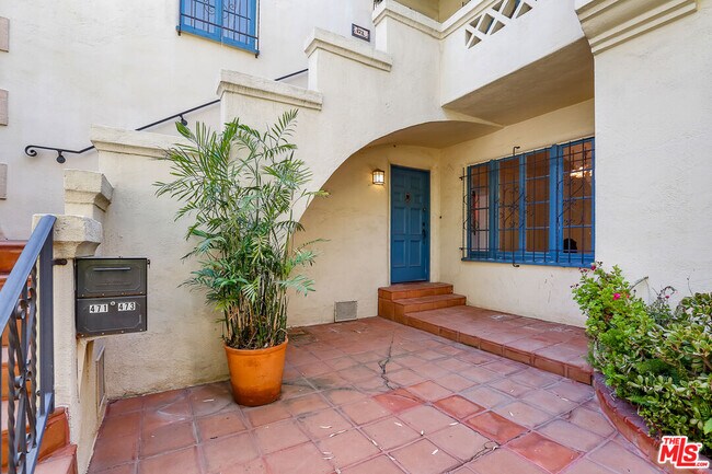 Foto del edificio - 471 S Bedford Dr