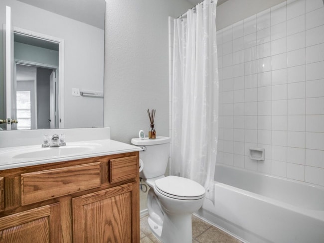 Building Photo - 1618 Duet Dr