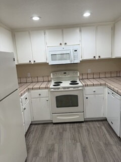 Foto del edificio - 7379 Tulare Hill Dr