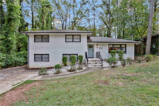 Foto del edificio - 1344 Midlawn Dr