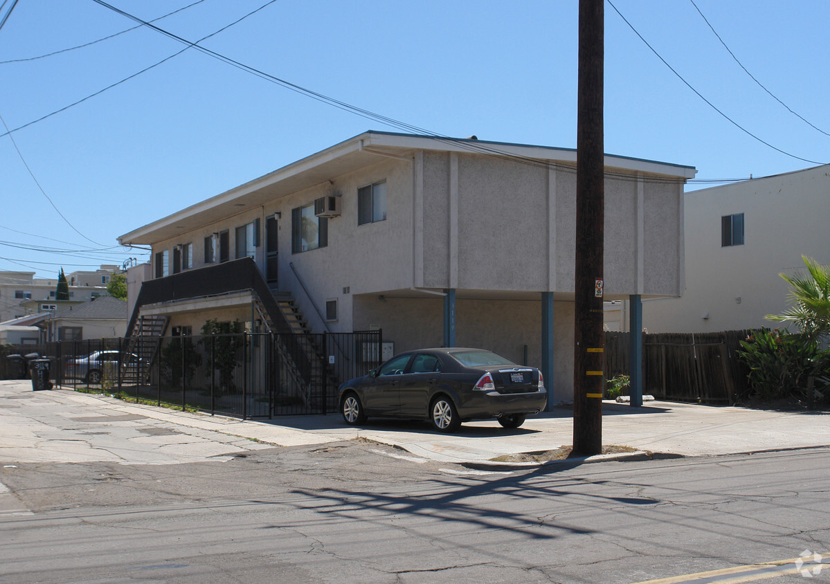 Primary Photo - 3119 Howard Ave
