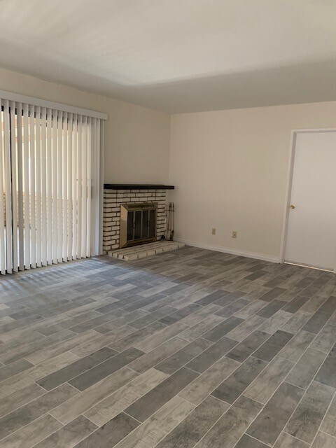 Foto del edificio - Redlands Home with NEW Paint & Tile Throughout