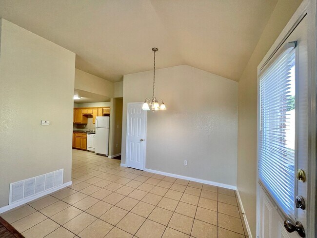Building Photo - 4300 Elms Run Cir