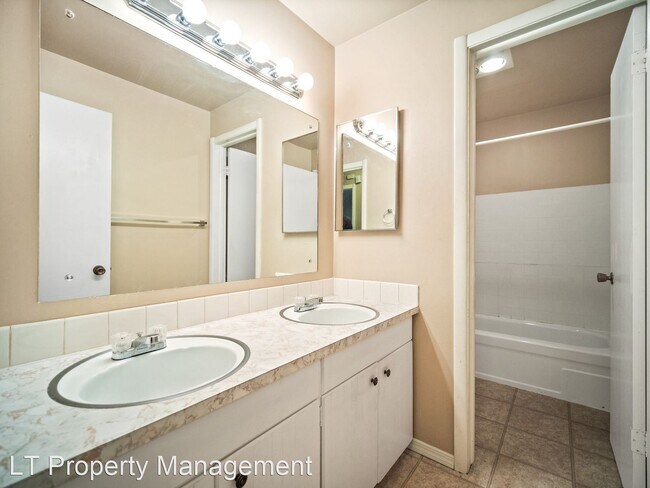Foto del edificio - 8907 E Liberty Ave