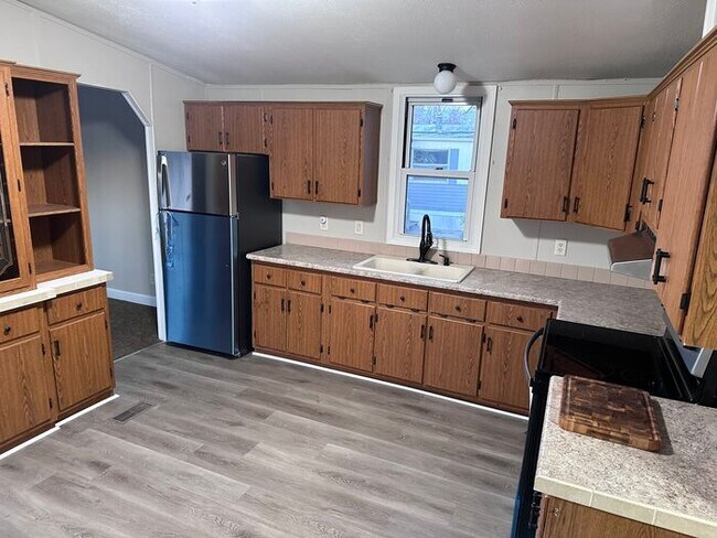 Building Photo - 3 Bed 2 Bath Home in Manhattan, KS