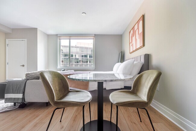Foto del edificio - 2221 I St NW
