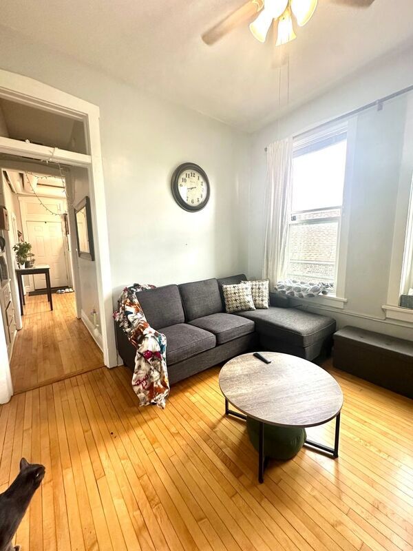 Foto del edificio - 2303 South Oakley Avenue