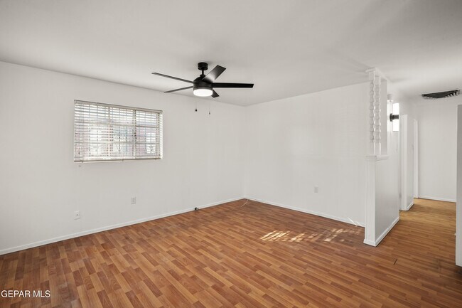 Building Photo - 255 Francis St