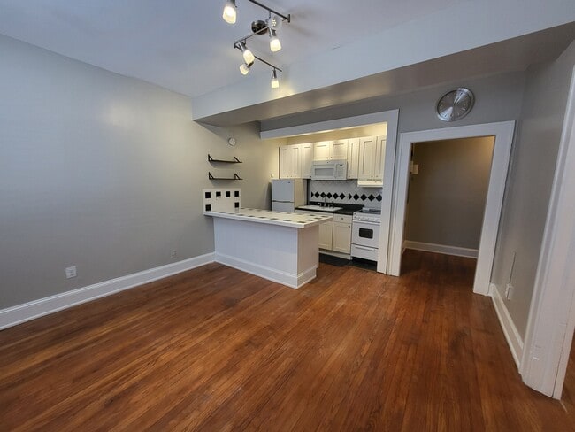 Building Photo - 1312 Willow Branch Ave