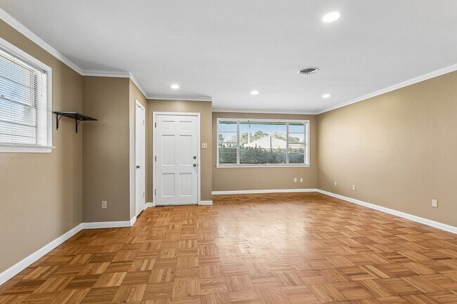 Foto del edificio - 2486 Hyman Pl