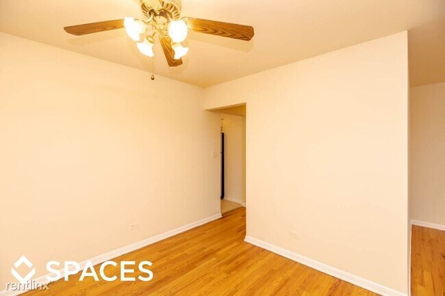 Building Photo - 1324 W Lunt Ave