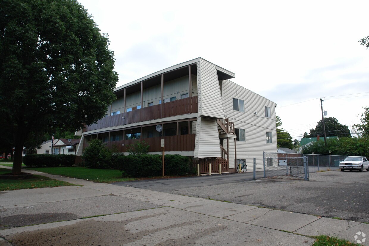 4823 S Pennsylvania Ave, Lansing, MI 48910 Apartments in Lansing, MI